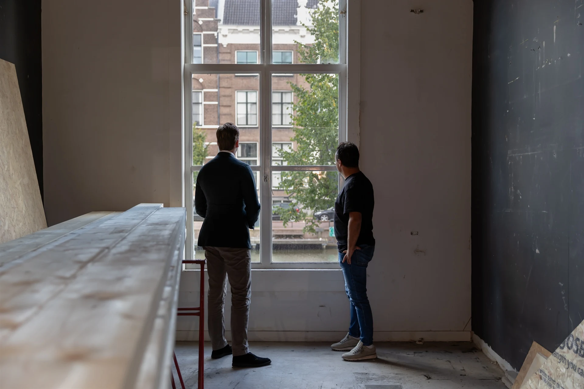 Uitzicht vanuit het grachtenpand op de Nieuwe Gracht in Haarlem - pearlcapital.nl